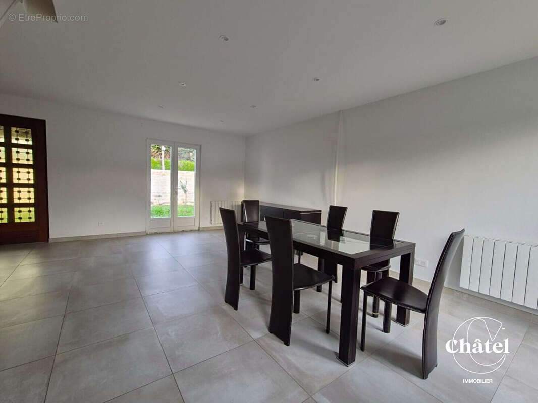 Maison à SAINT-LEU-D&#039;ESSERENT