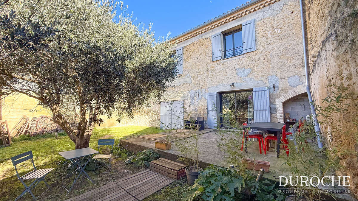 Maison à COURTHEZON