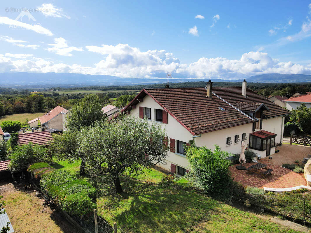 Maison à THOIRY