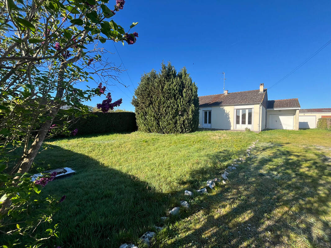 Maison à AUBIGNY-SUR-NERE