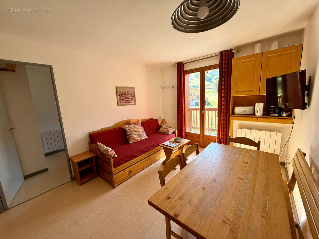 Dans une résidence au pied des pistes de ski au col du Mollard, bel appartement de 32 m2 situé au 2e étage. - photo 4