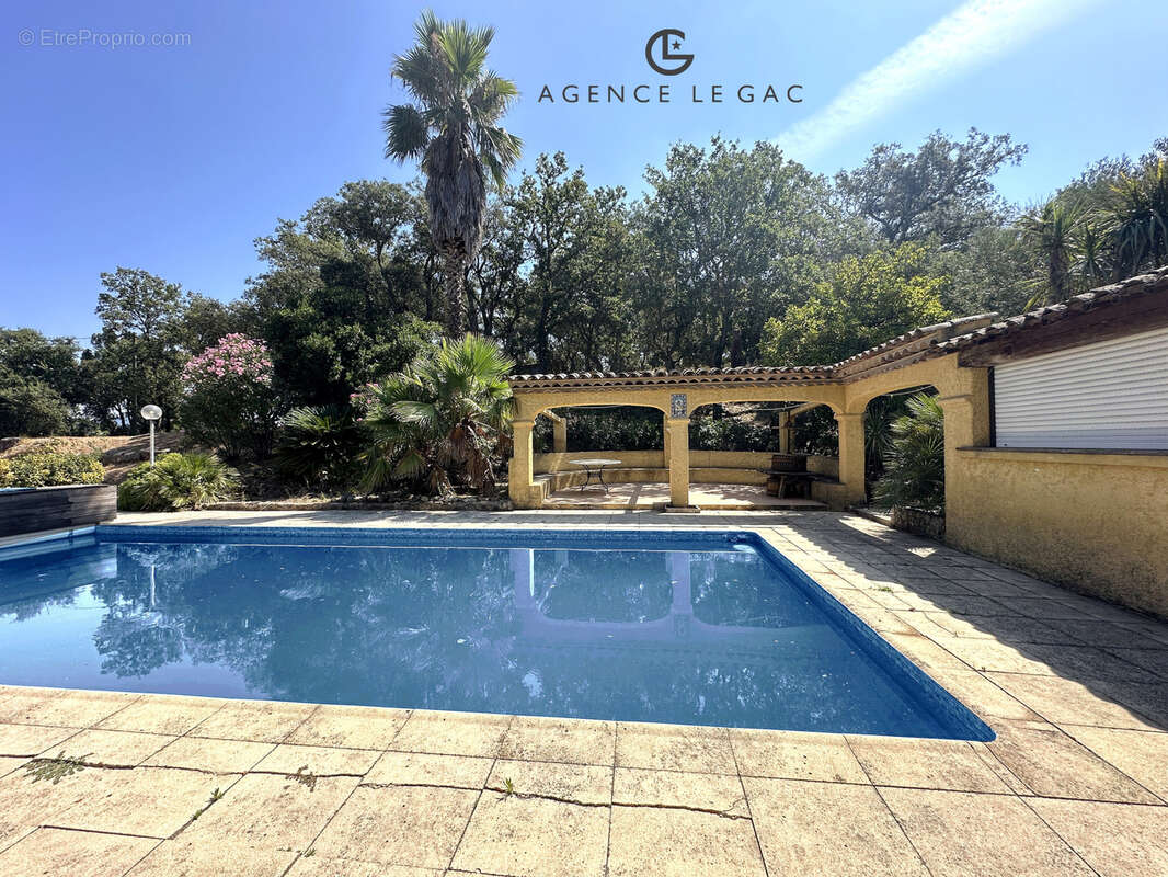 Maison à PLAN-DE-LA-TOUR