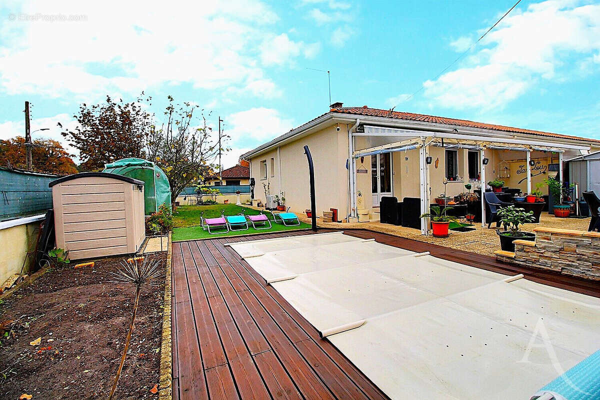 Maison à VILLENAVE-D&#039;ORNON