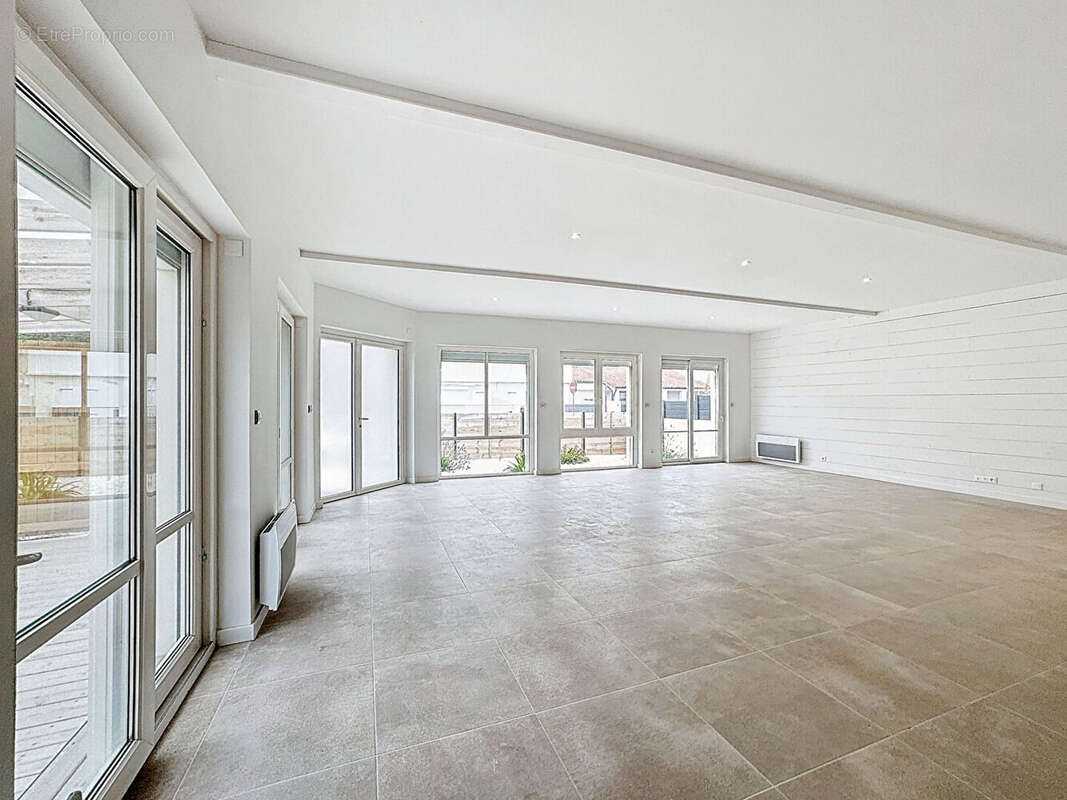 Maison de 103m² - 3 chambres (en cours d'aménagement) - Brétignolles-sur-Mer - photo 7