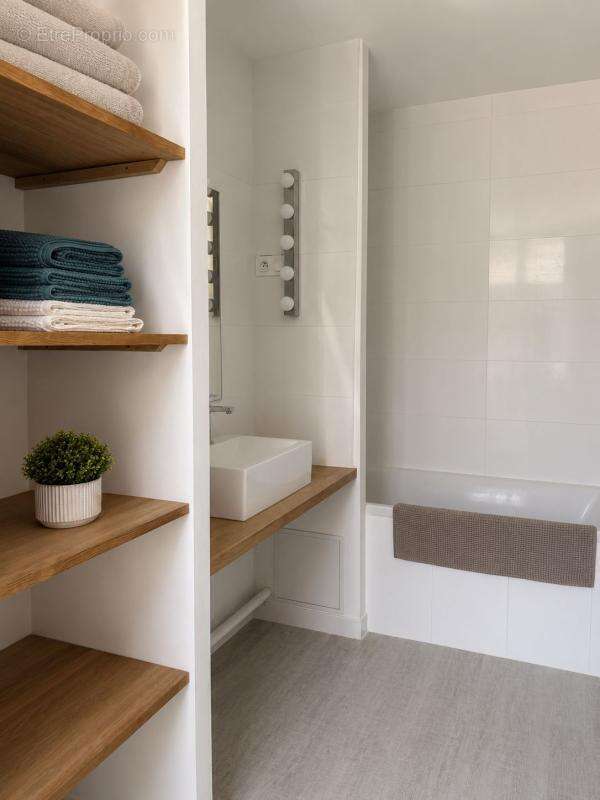 Maison entièrement rénovée - 5 chambres avec piscine et terrasses - photo 5