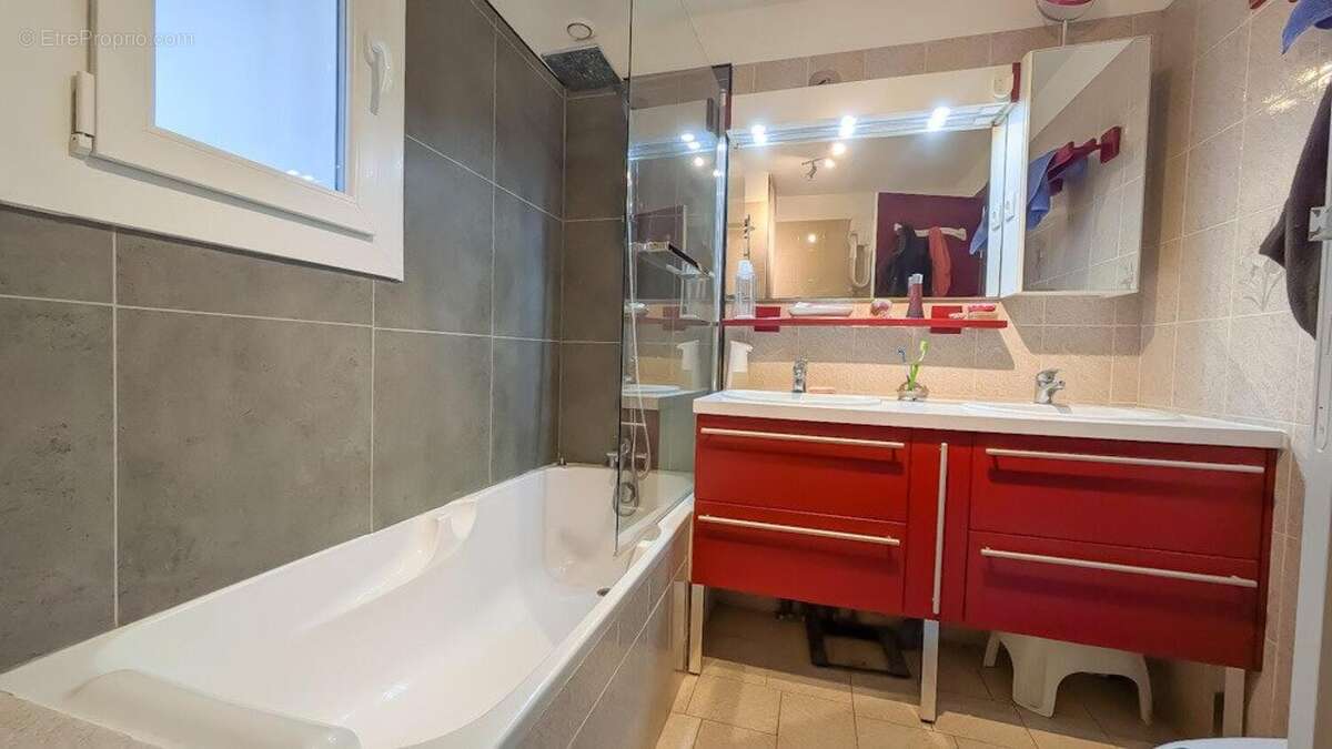 Photo 9 - Maison à SAINTE-COLOMBE-EN-BRUILHOIS