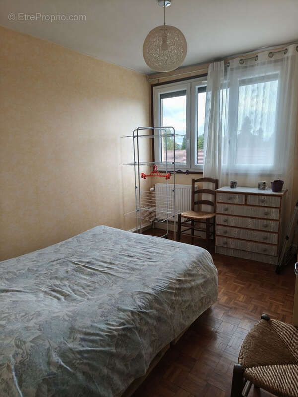 Appartement à SAINT-YRIEIX-LA-PERCHE