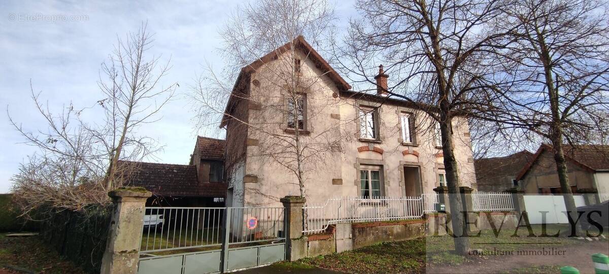 Maison à AUTUN