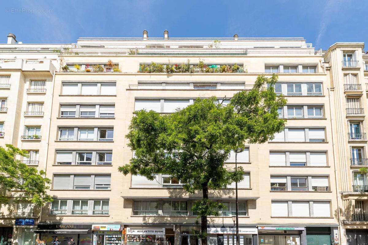 Appartement à PARIS-15E