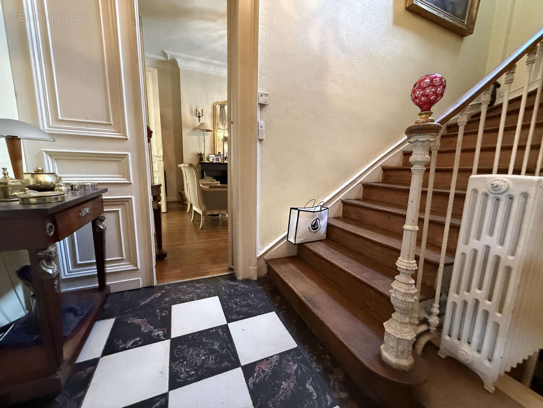 Exclusivite amiens bas henriville elegante maison bourgeoise 306 m2 - porte cochere et jardin - photo 5