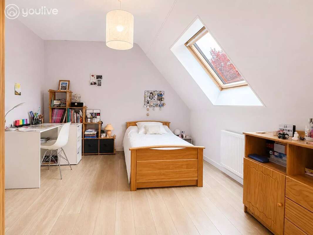 Maison à MONTREUIL-JUIGNE