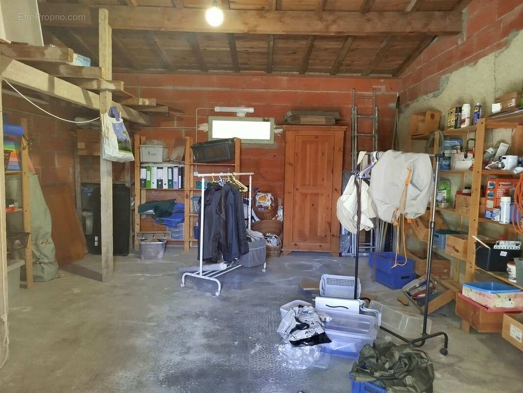 Belle maison familiale de 159 m2 avec piscine sur une parcelle arborée de 2 363 m2 - photo 27