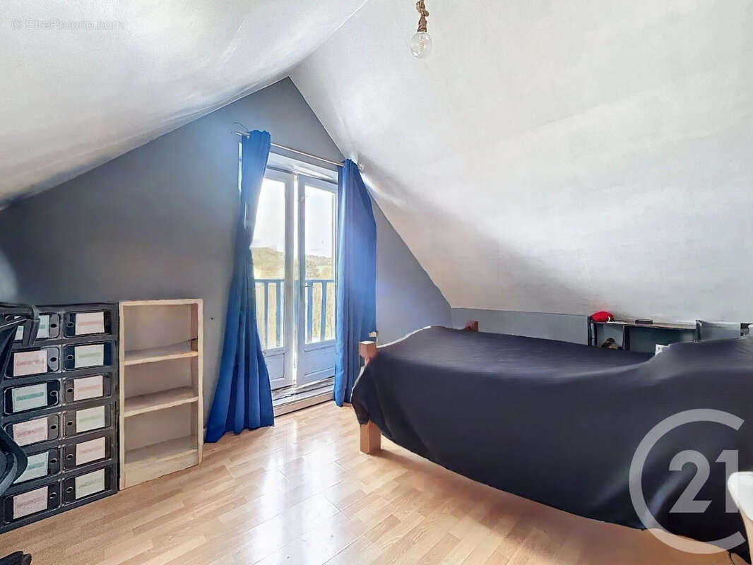 Maison à THORIGNY-SUR-OREUSE