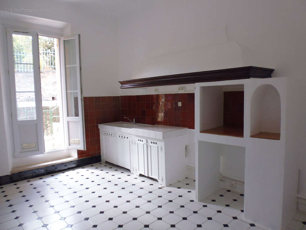 Maison à SOLLIES-PONT