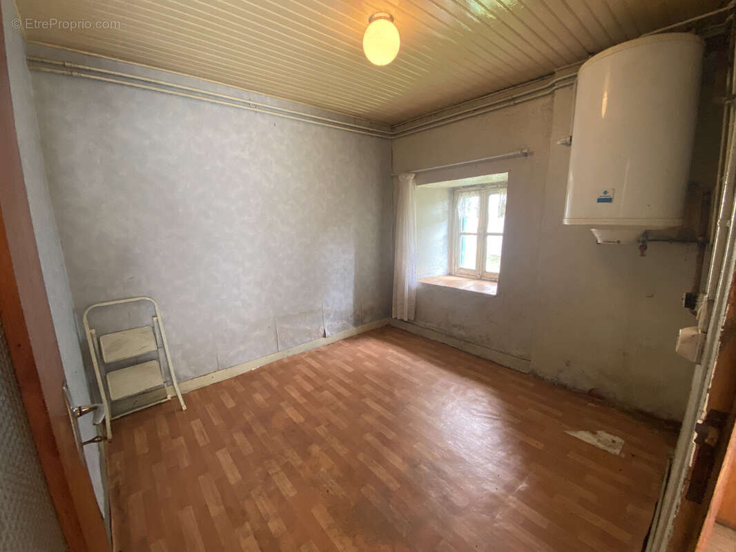 Maison à BESSE-ET-SAINT-ANASTAISE