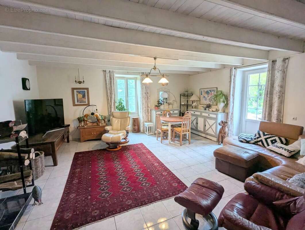 Maison à L'HERMENAULT