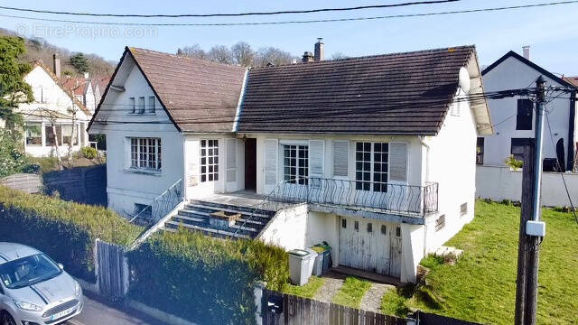 Maison à LINAS