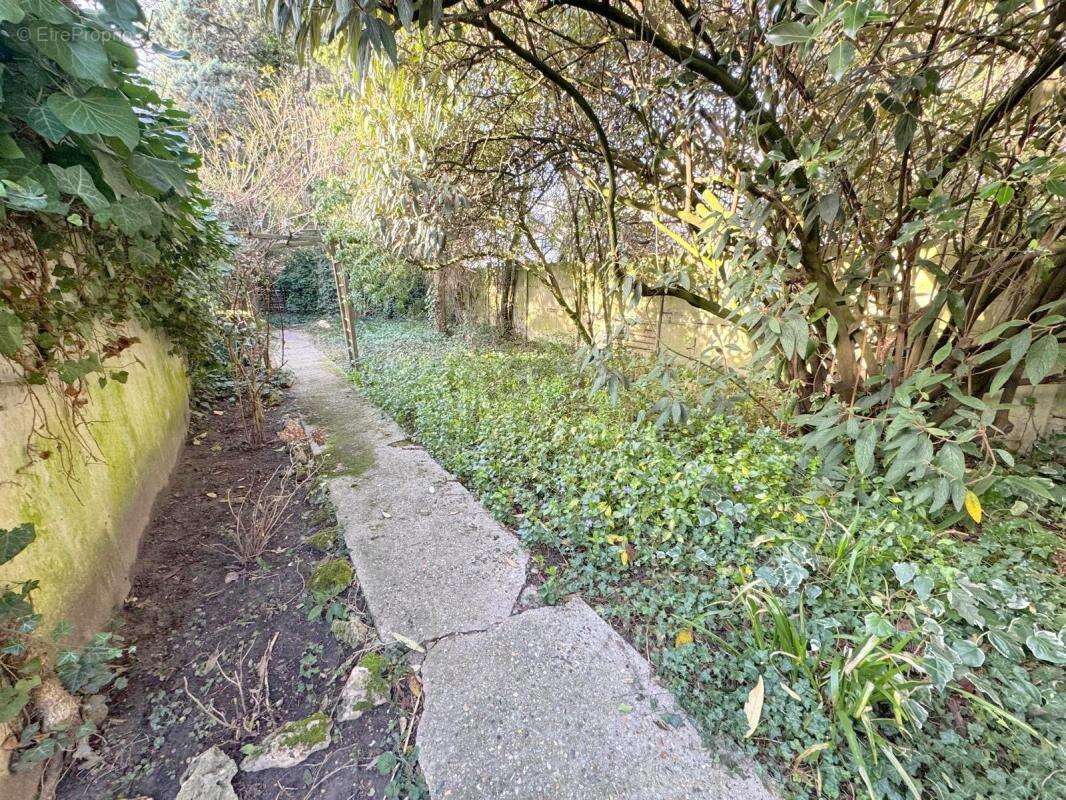 Maison à LE BLANC-MESNIL