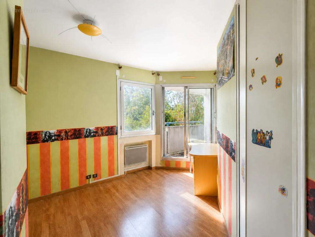 Maison d’architecte de 257m² 6 chambres piscine - à rénover - photo 11
