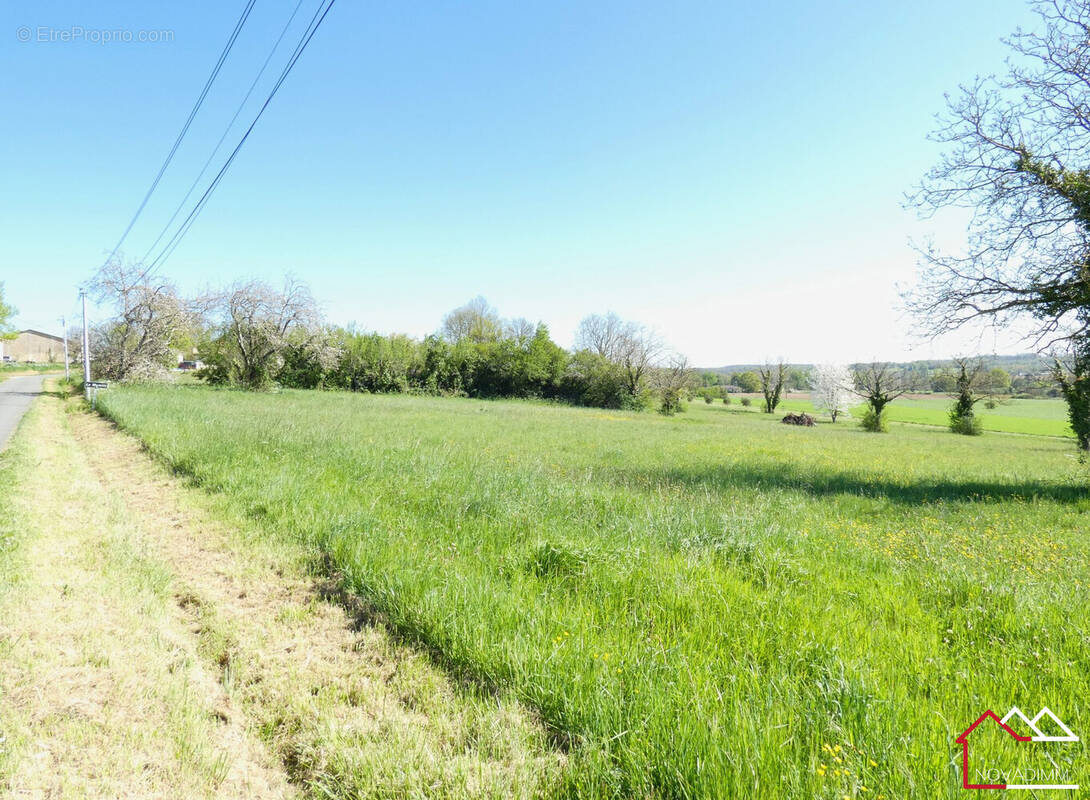 Terrain à SAINT-PRIVAT-DES-PRES