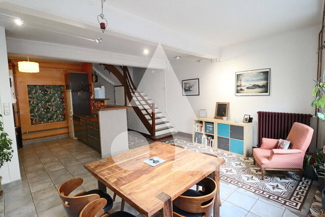 Maison à MIRIBEL