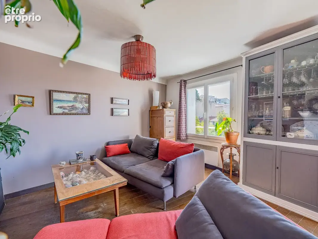 Roucas blanc - t3 68m2 av balcon , vue pano. mer & ntre dame ds res. av.  parkg - photo 7