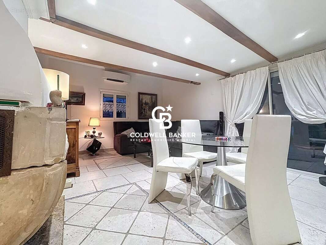 Maison à LES ADRETS-DE-L&#039;ESTEREL