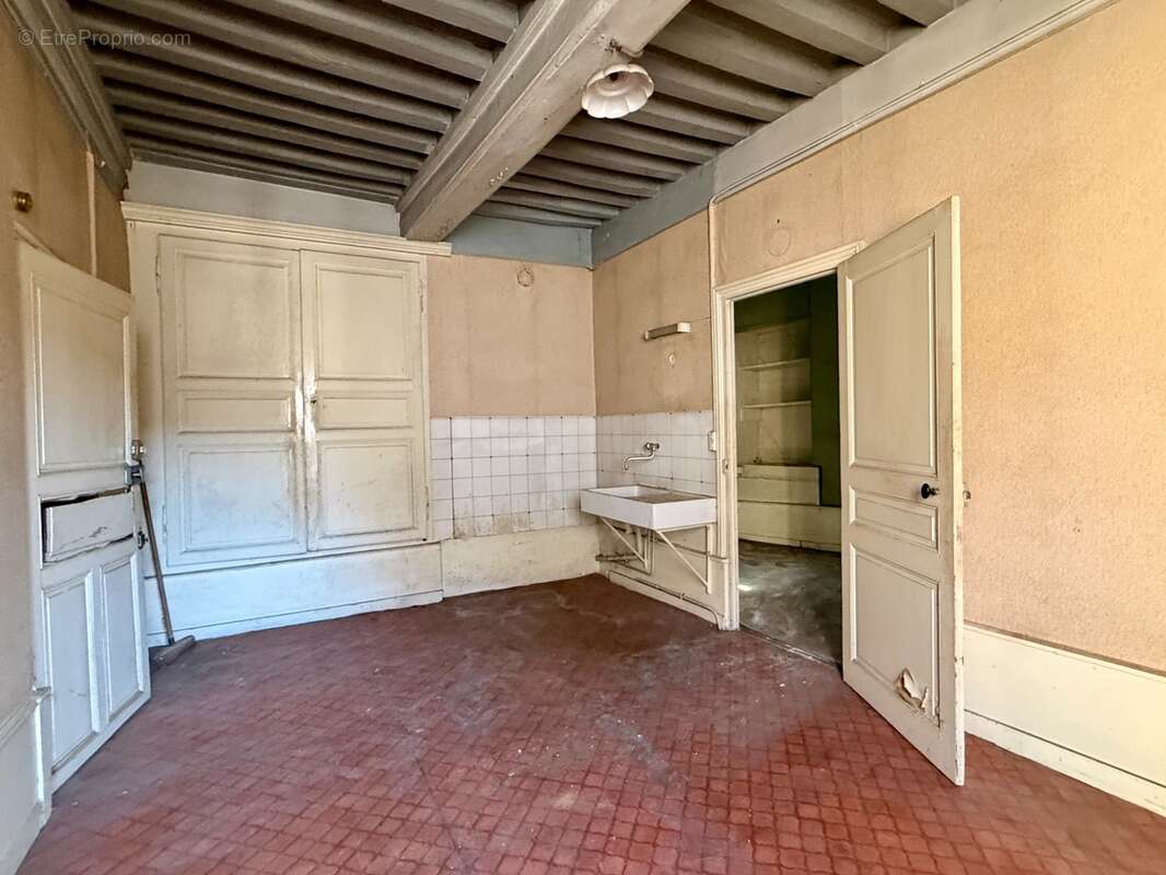 Exclusivité à vendre un immeuble à CHAROLLES (71) - photo 11
