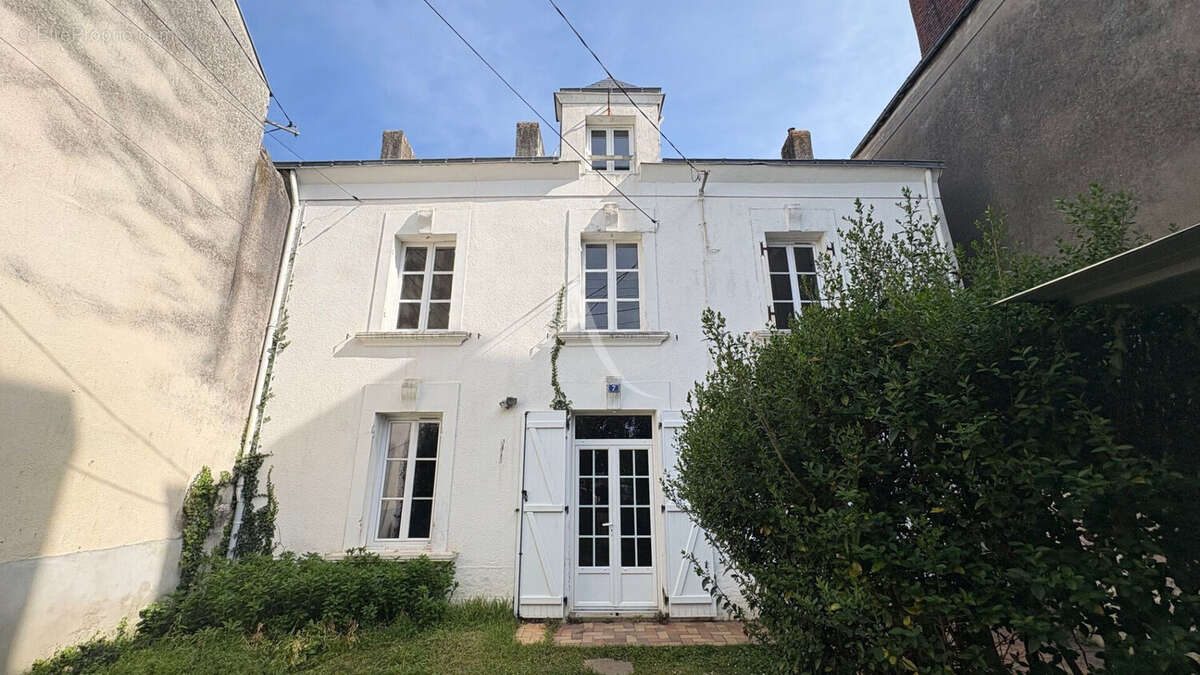 Maison à INDRE
