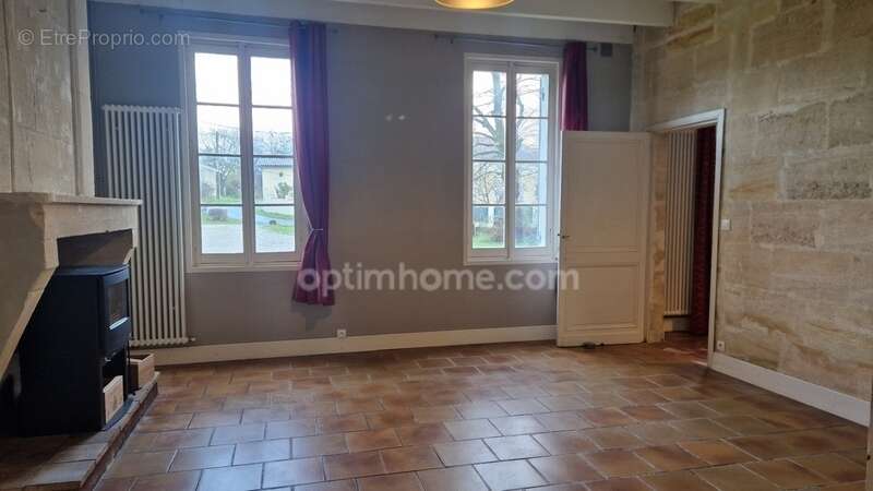 Maison 7 pièces 167m2 sur terrain de 1500 m2 en partie constructible - photo 4