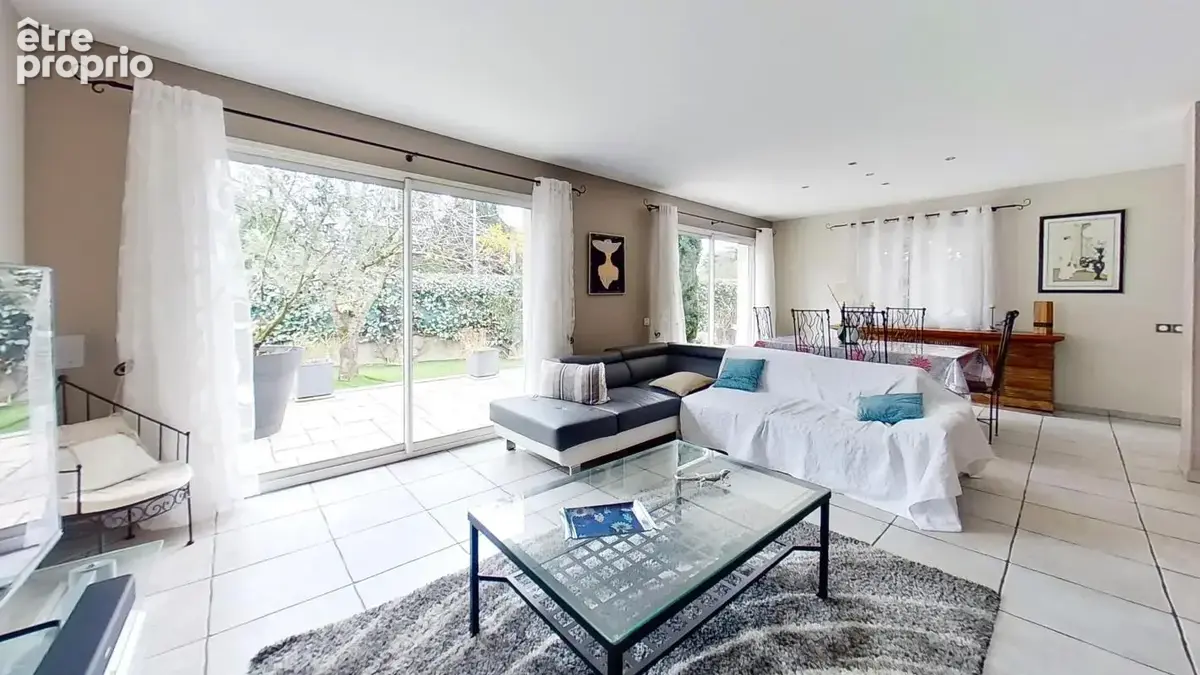 Maison 5 pièces 141 m² à vendre à Bron (69500) - photo 2
