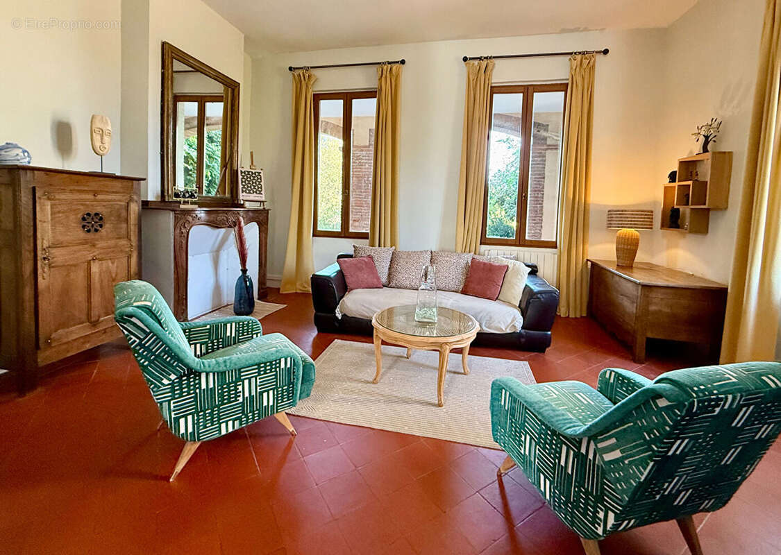 HAUTE-GARONNE - près de Toulouse - Manoir du XVIIe siècle avec maison d'amis, piscine et potentiel de revenus . - photo 4