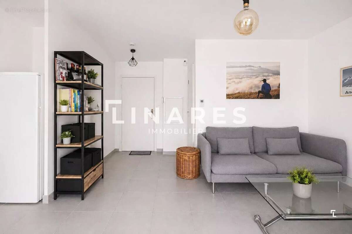 ENJOY MAURIAC - Appartement T2 loué de 41m² - Terrasse - 13010 - photo 4