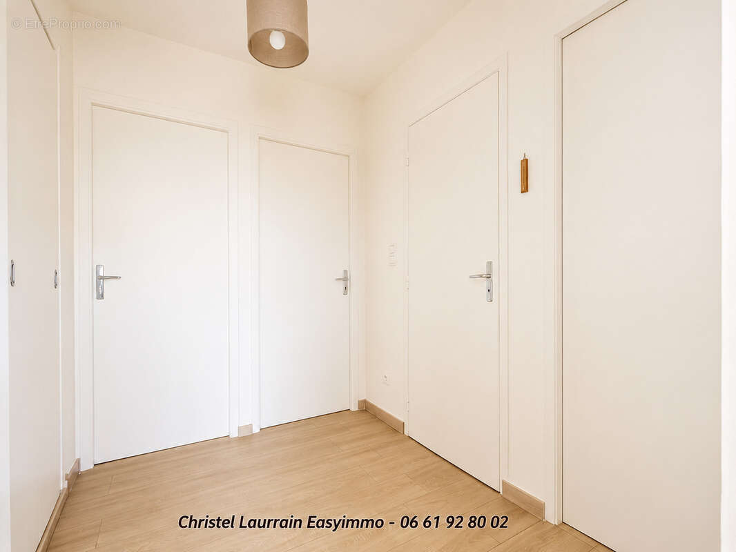 Appartement à LES SALLES-SUR-VERDON
