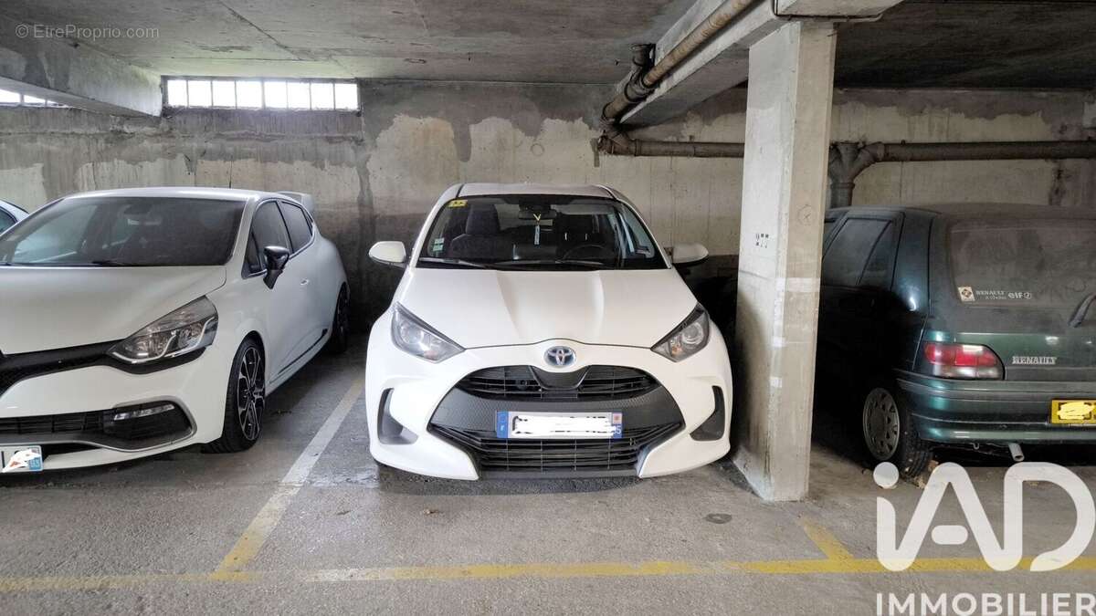 Photo 3 - Parking à VILLIERS-LE-BEL