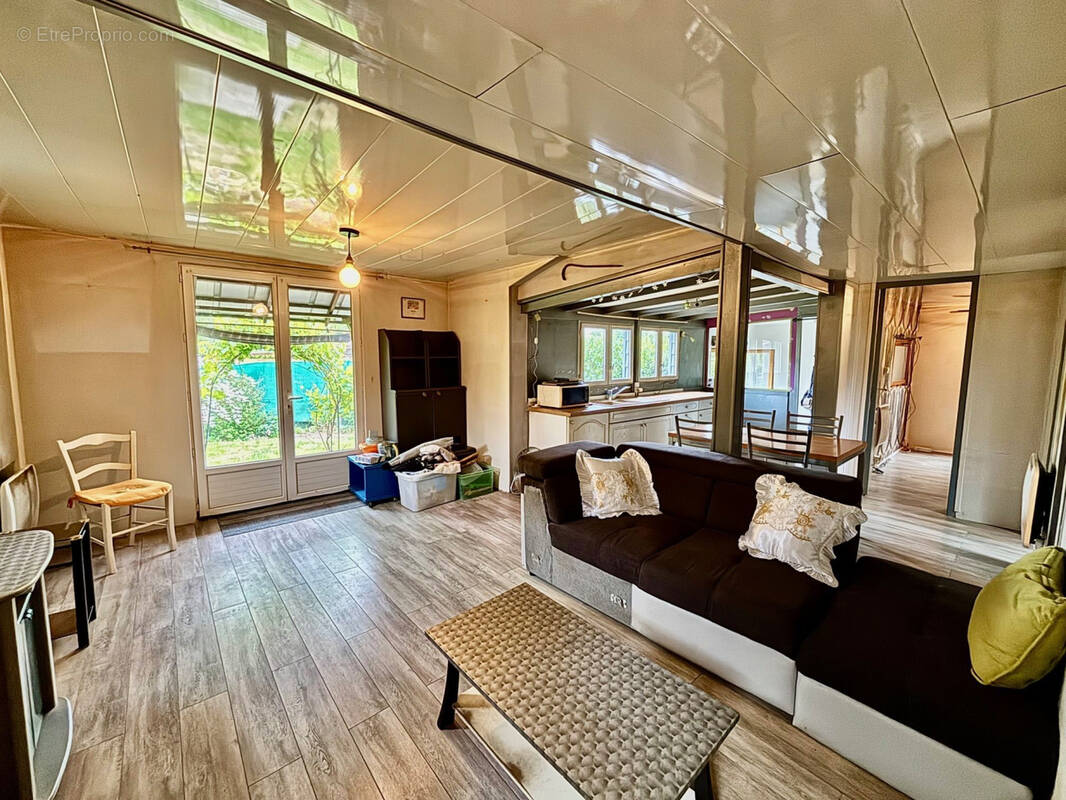 Autre à LE CHATELET-EN-BRIE