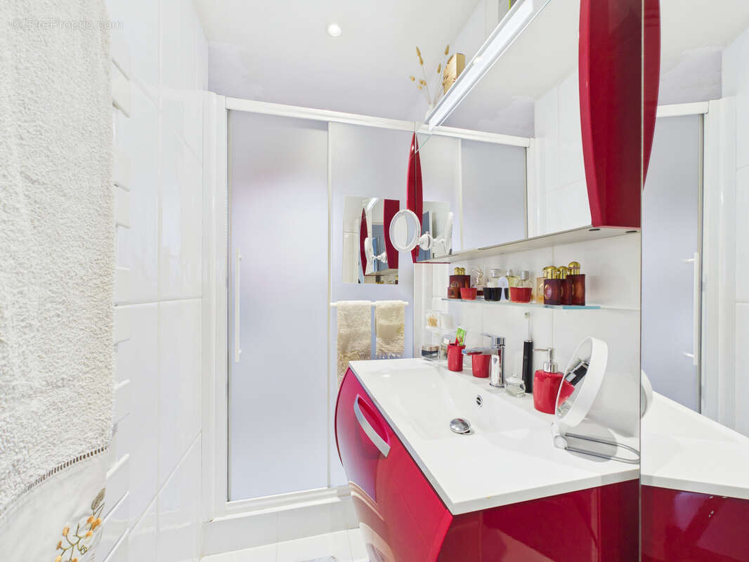 Appartement à SARTROUVILLE