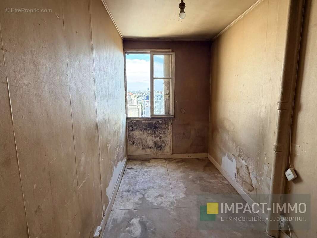 Appartement à COURBEVOIE