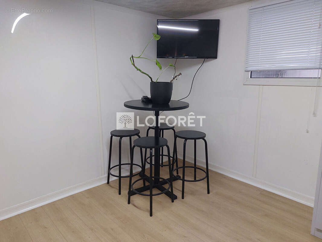 Commerce à SAINT-POL-SUR-TERNOISE