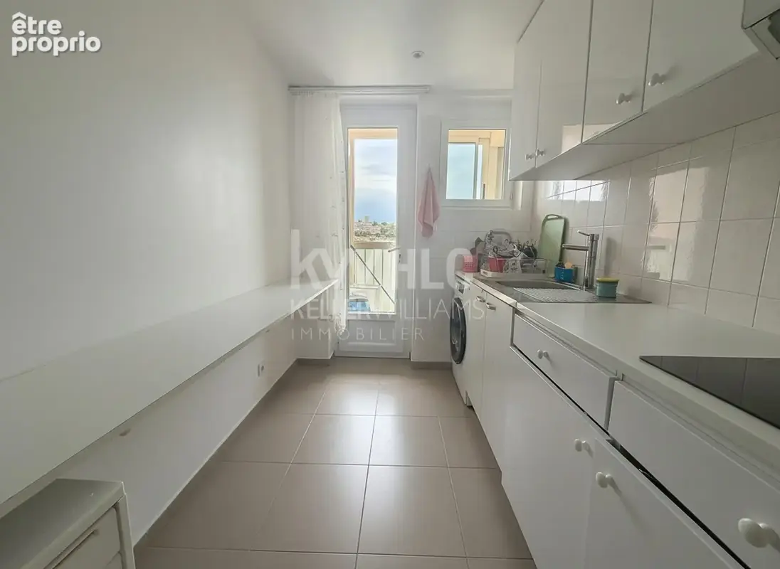Appartement 65 m² à Antibes  - photo 4