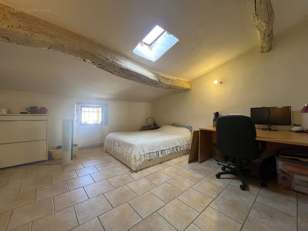 Maison avec terrain et stationnements proche village - photo 19