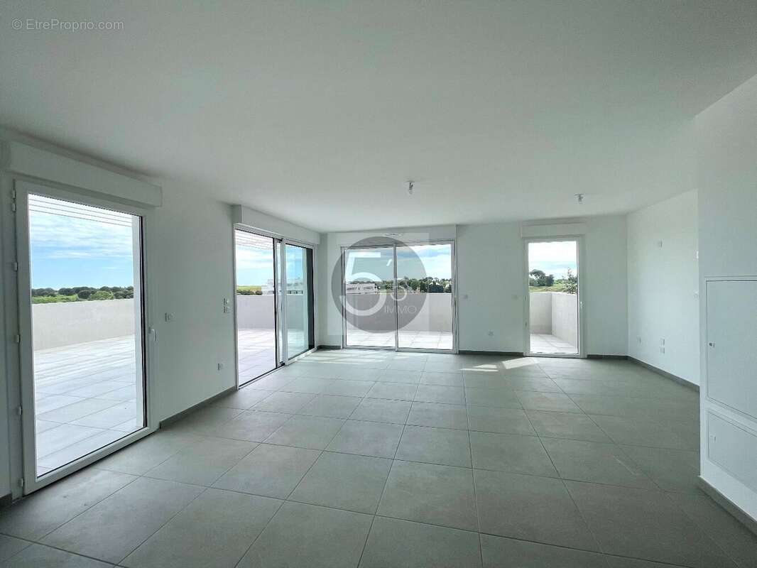 Appartement à LATTES