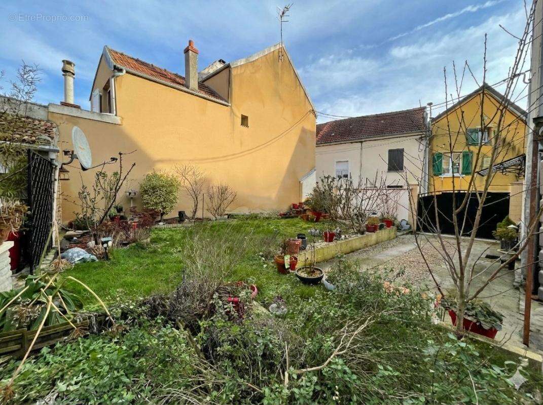 Maison à LIZY-SUR-OURCQ