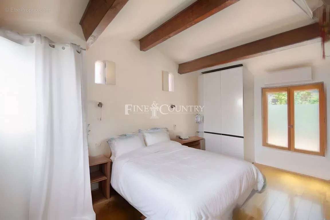 Maison à MANDELIEU-LA-NAPOULE