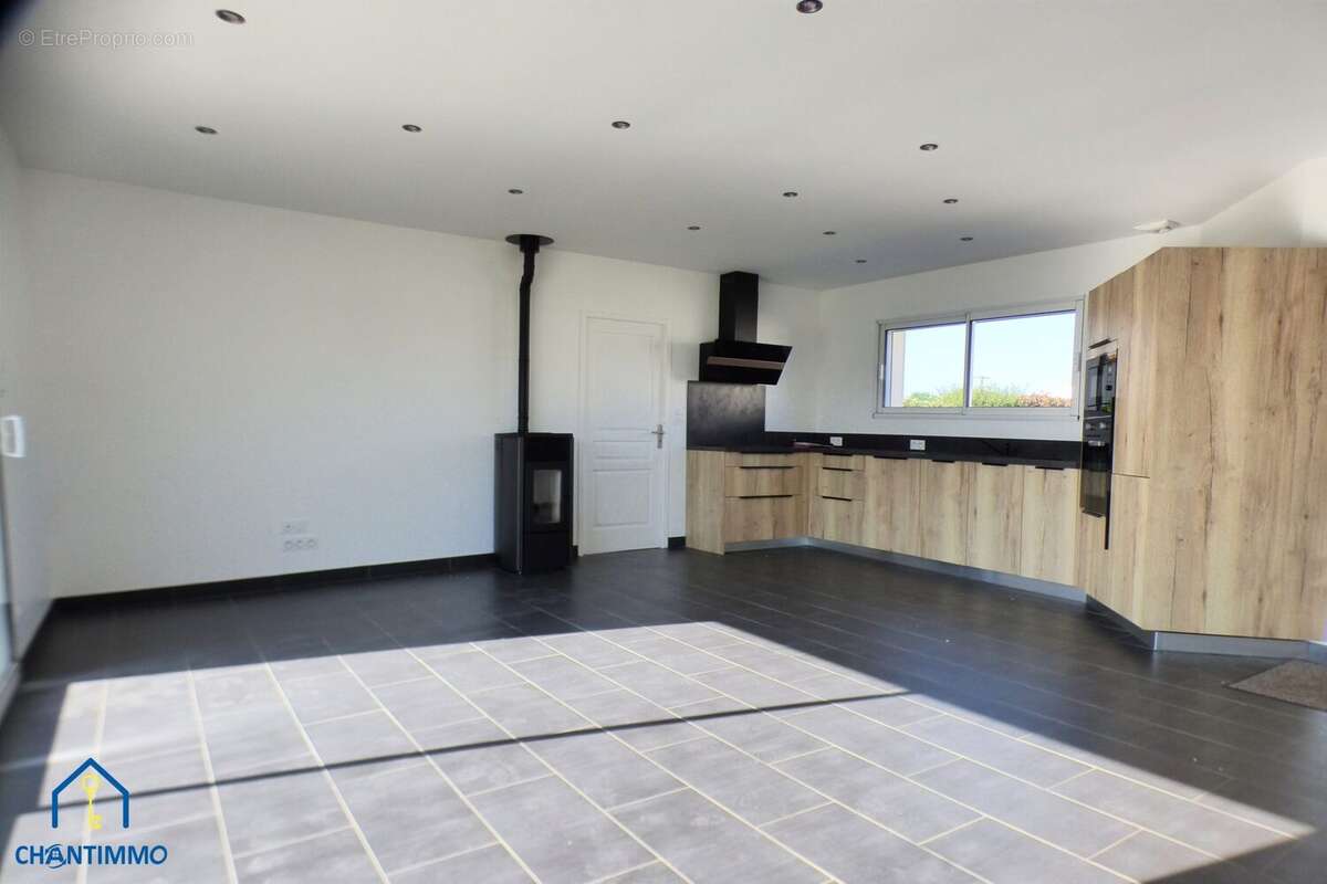 Maison à SAINT-PROUANT