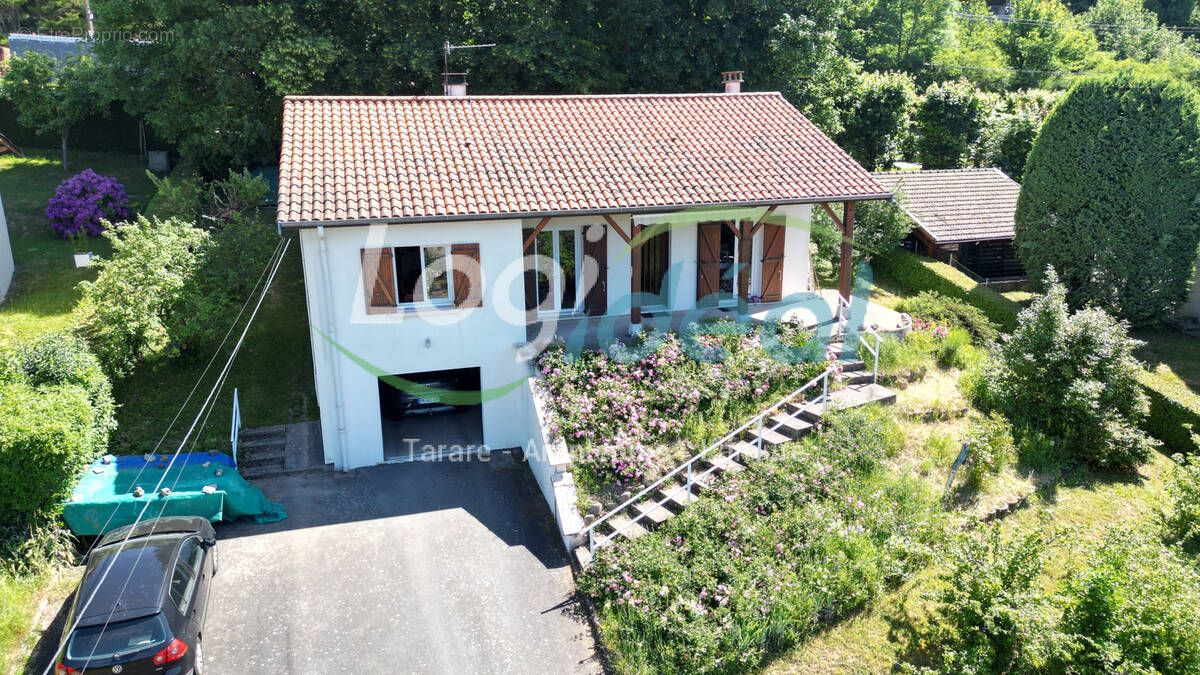 Maison à POULE-LES-ECHARMEAUX