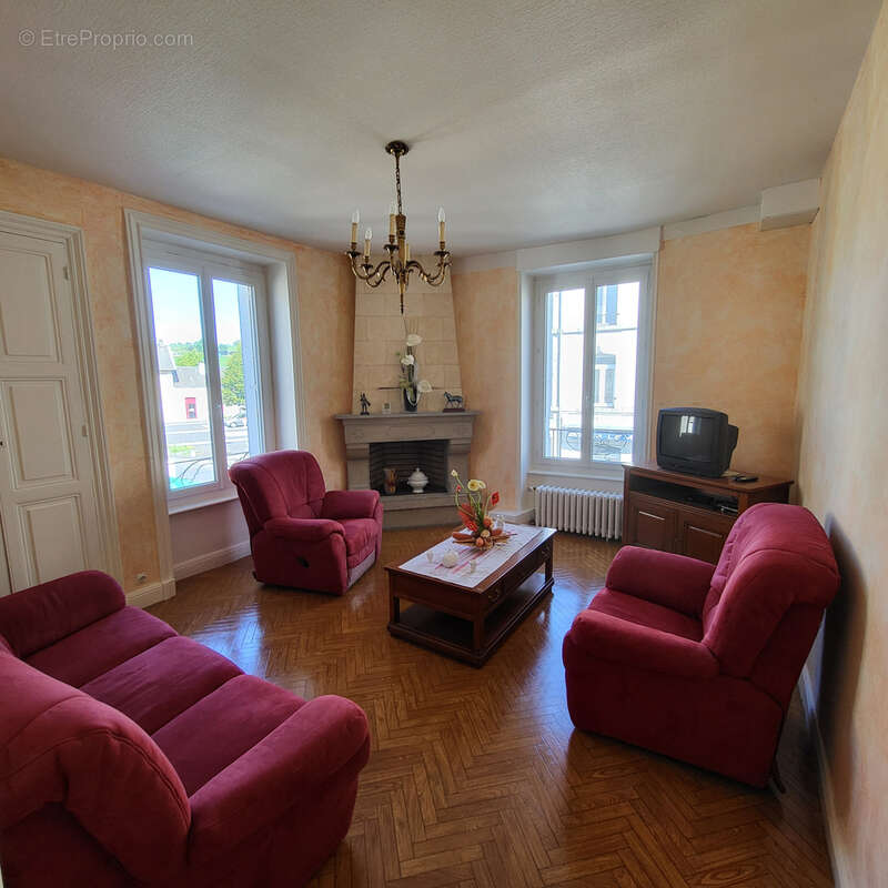 Appartement à RIOM-ES-MONTAGNES