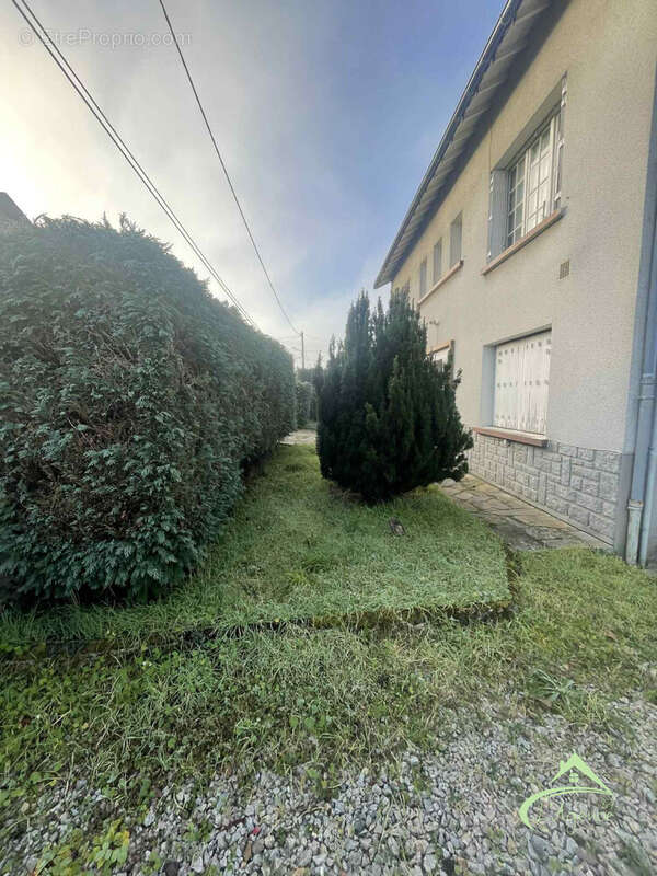 Maison à SAINT-JUNIEN