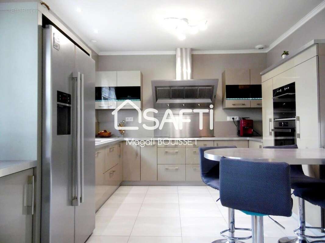 Maison 168 m² à Estancarbon  - photo 5