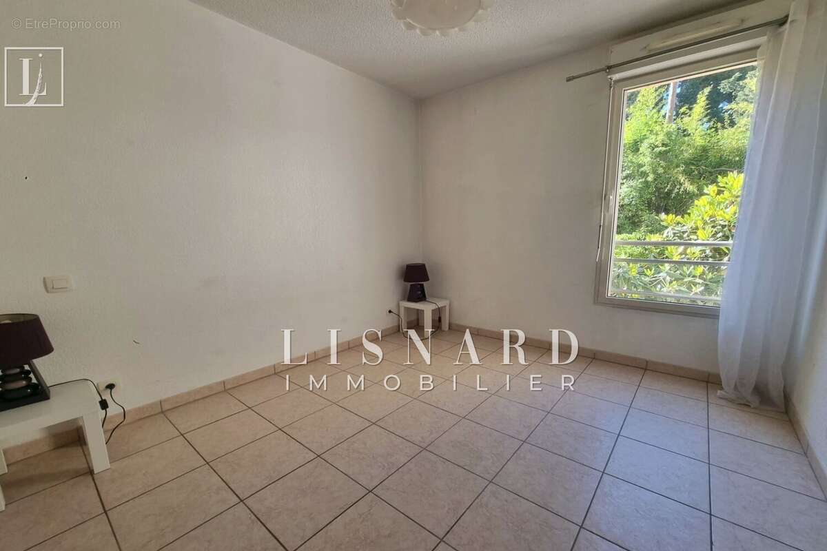 Appartement à VALLAURIS